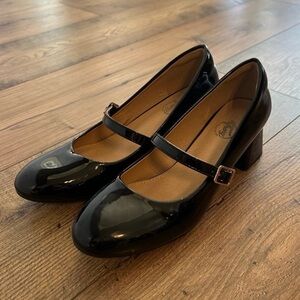 Patent Leather Heeled Mary Janes Size 8